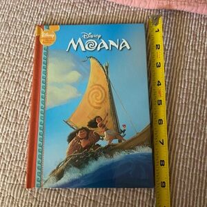 NWOT Disney Moana Storybook Hardcover ages 6-9. 42 glossy color pages